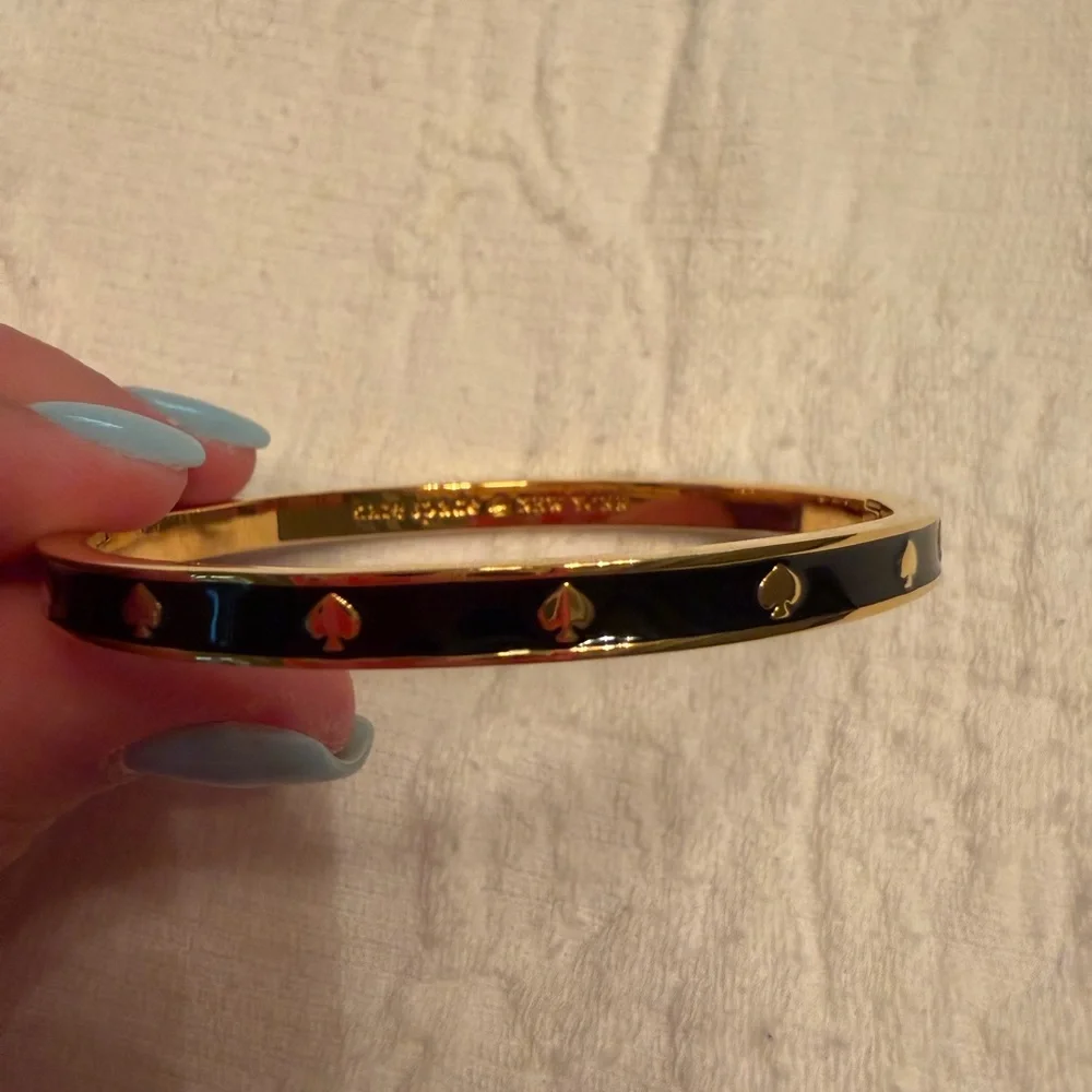 kate spade Spot The Spade Enamel Hinged Bangle - Picture 4 of 4